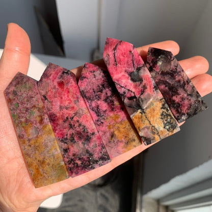 Petites Tours en Rhodonite